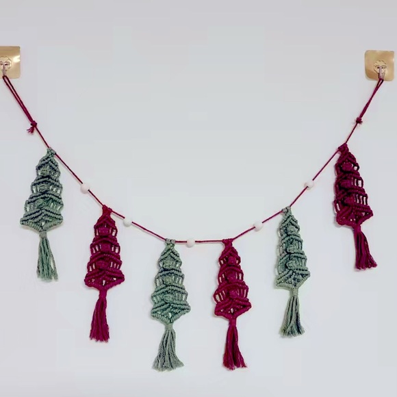 Soul Embellishment’s™️ Handcrafted Macrame Christmas Tree Wall Hanging - Picture 4 of 11